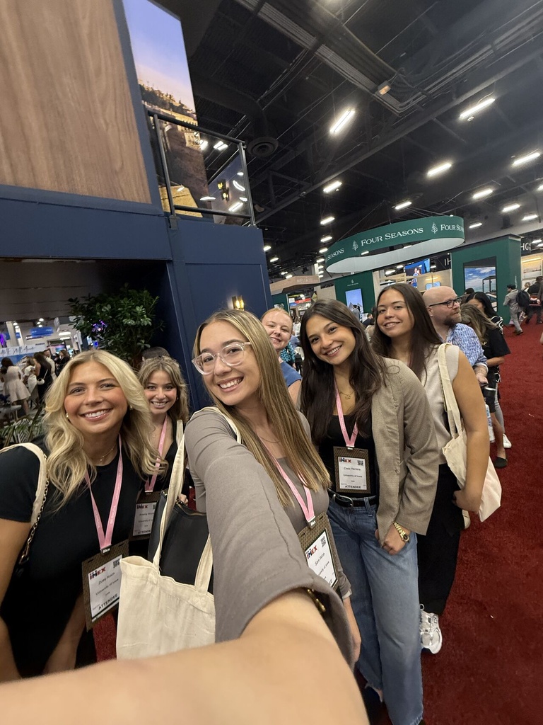 six students taking selfie group picture
