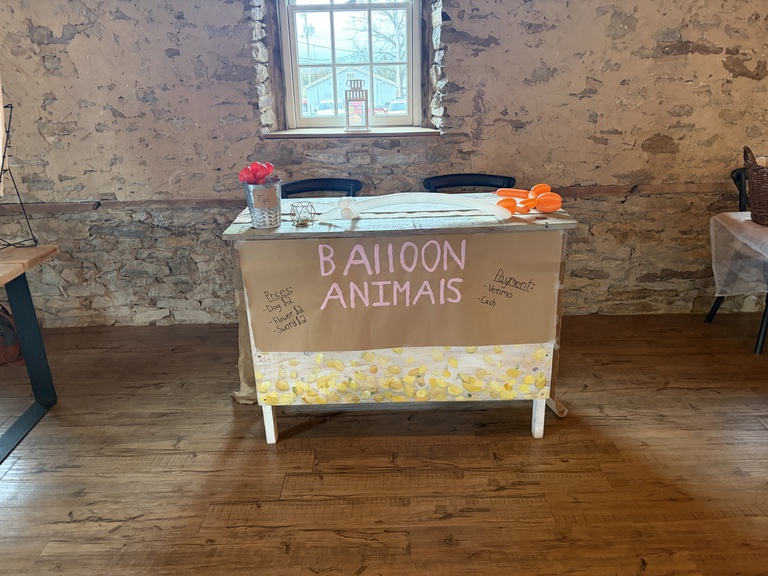 The balloon animals station 